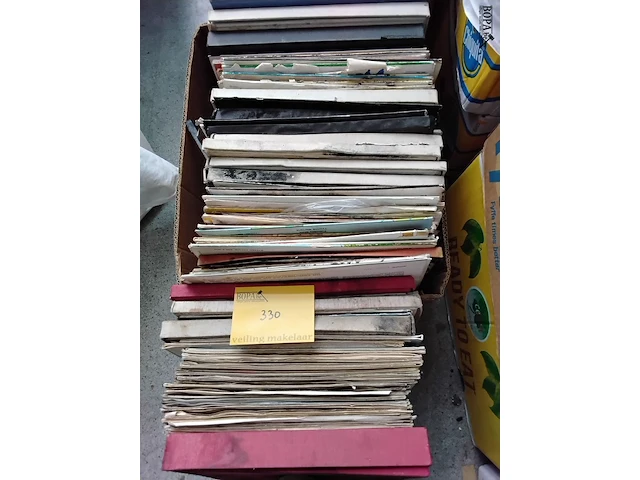 Lot 330 - lot langspeelplaten klassiek, doos - afbeelding 1 van  1