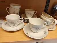 Lot 330 - servies. 14 stuks - afbeelding 3 van  4