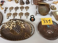 Lot 331 - decoratie in koper. 45 stuks - afbeelding 6 van  10