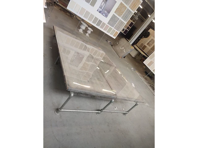 Lot 331 - presentatietafel met scheepsvloer - afbeelding 4 van  4