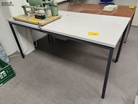 Lot 331 - rechthoekige tafel - afbeelding 1 van  2