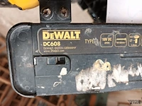 Lot 332 - dewalt accu tacker - afbeelding 4 van  4