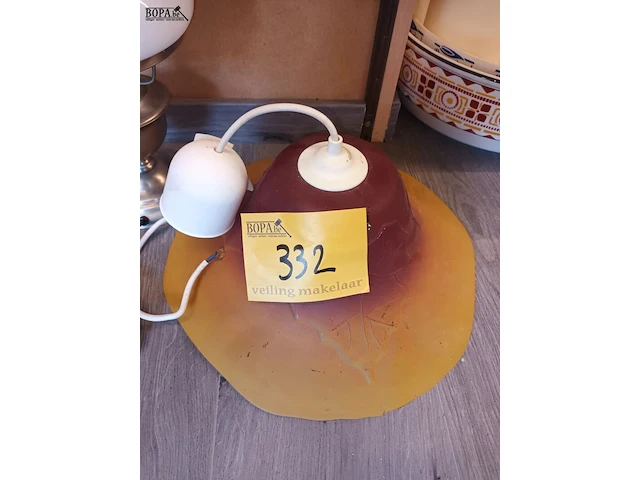 Lot 332 - lampen. 2 stuks - afbeelding 2 van  3