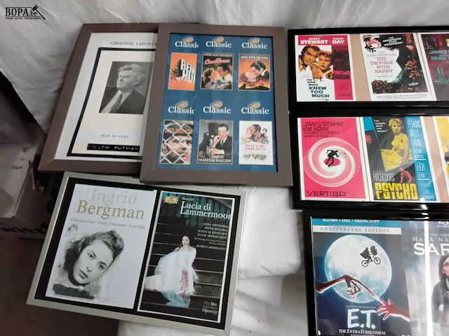 Lot 332 - lot foto's promo films, allerlei - afbeelding 4 van  5