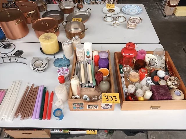Lot 333 - lot kaarsen - afbeelding 1 van  5