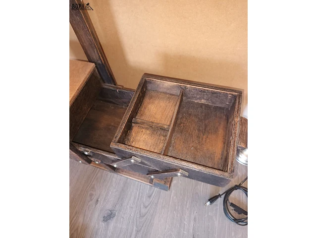 Lot 333 - naaikoffertje - afbeelding 3 van  3