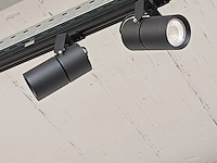 Lot 335 - drie rails met decoratie verlichting zwart. 12 zwarte spots - afbeelding 4 van  6