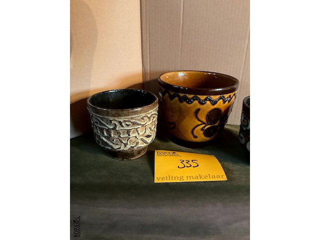 Lot 335 - duitse jardinière keramiek, 3 stuks - afbeelding 2 van  4