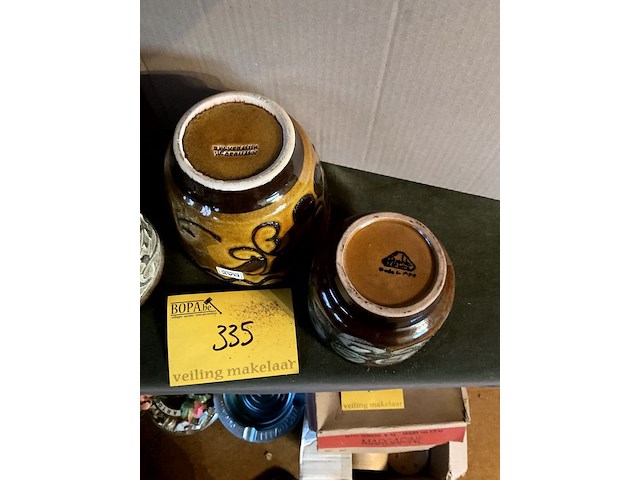 Lot 335 - duitse jardinière keramiek, 3 stuks - afbeelding 4 van  4