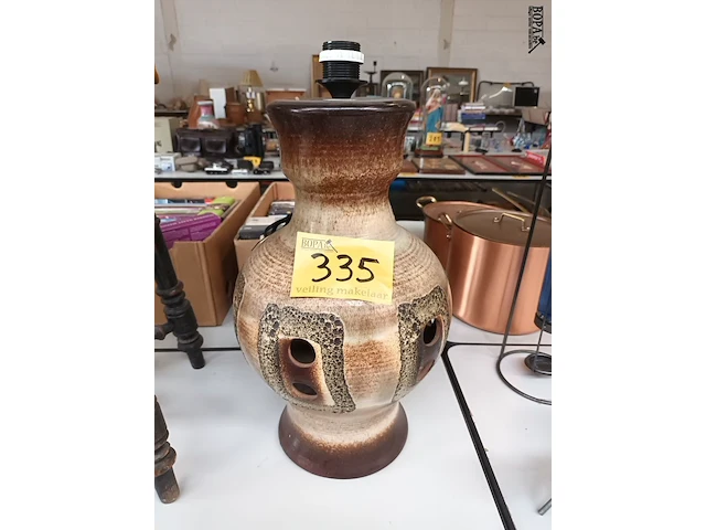 Lot 335 - retro lampedaire - afbeelding 1 van  4