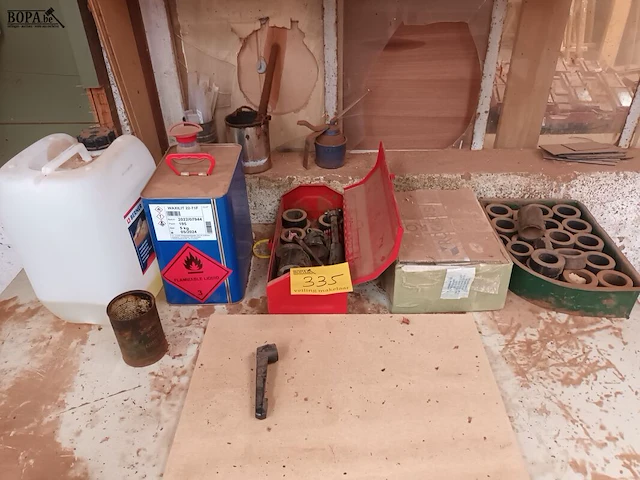 Lot 335 - werkmateriaal, producten en onderdelen - afbeelding 1 van  5
