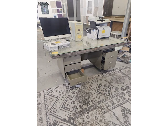 Lot 336 - bureau mewaf - afbeelding 1 van  3