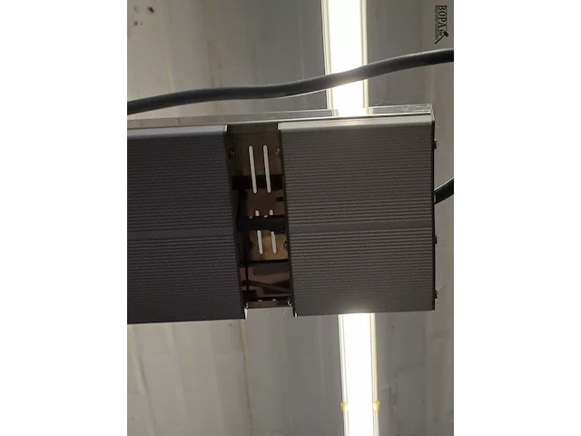 Lot 336 - modern hang elektronisch verwarmingselement - afbeelding 2 van  3
