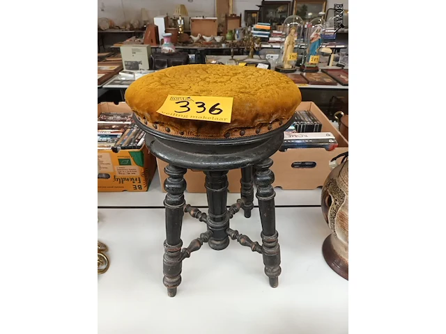 Lot 336 - pianostoel - afbeelding 1 van  4