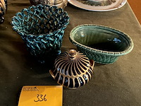 Lot 336 - variatie cachepots en dekselpotje/ceramics belgie en singer - afbeelding 1 van  4