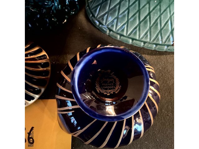 Lot 336 - variatie cachepots en dekselpotje/ceramics belgie en singer - afbeelding 4 van  4