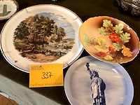 Lot 337 - stapel sierborden - afbeelding 2 van  7