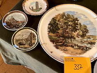 Lot 337 - stapel sierborden - afbeelding 3 van  7