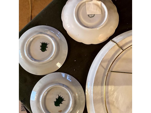 Lot 337 - stapel sierborden - afbeelding 6 van  7