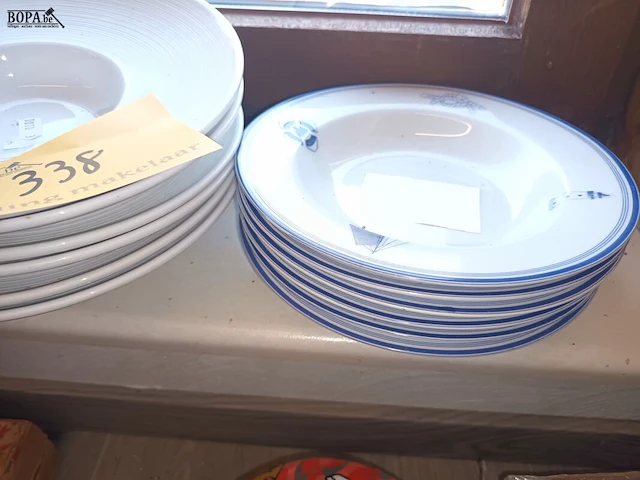 Lot 338 - diepe borden. 20 stuks - afbeelding 2 van  3