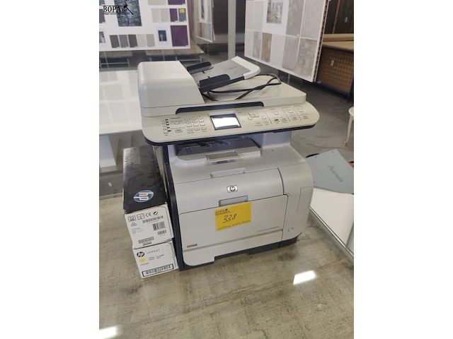 Lot 338 - laserprinter met cartridges - afbeelding 1 van  4