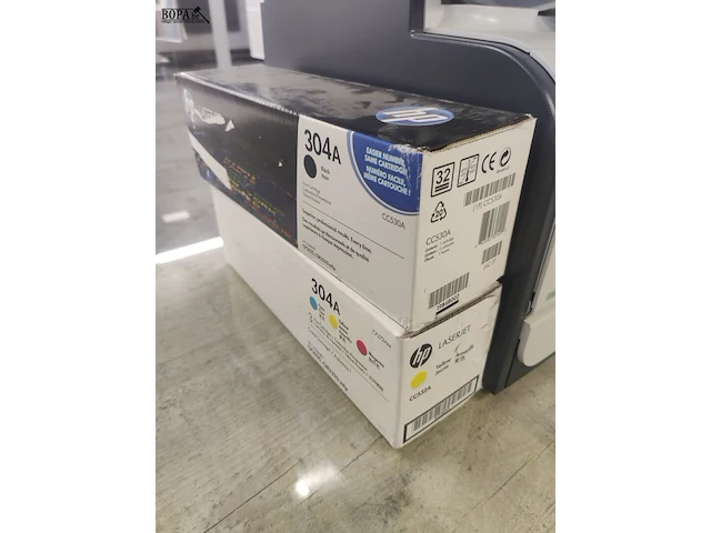 Lot 338 - laserprinter met cartridges - afbeelding 4 van  4