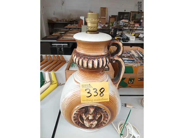 Lot 338 - retro lampedaire - afbeelding 1 van  4