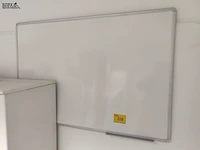 Lot 338 - whiteboard - afbeelding 1 van  1