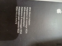 Lot 34 - apple vesa mount adaptor - afbeelding 2 van  2