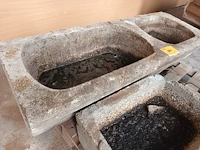 Lot 34 - betonnen drinkbak. 2 stuks - afbeelding 3 van  5