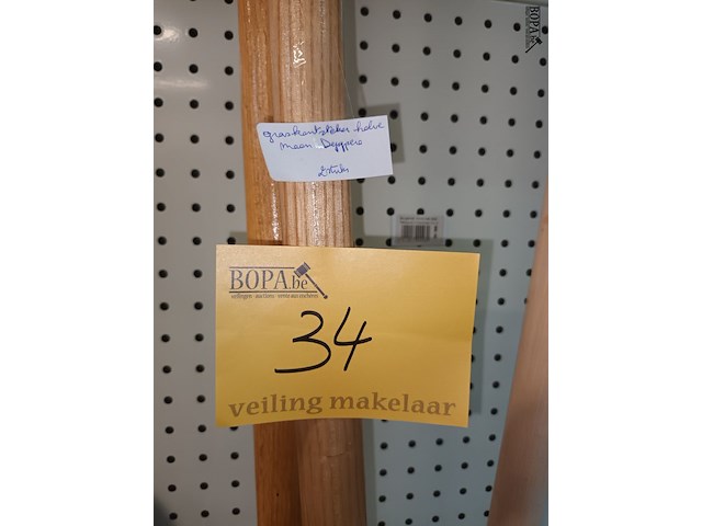 Lot 34 - graskantsteker halve maan. 2 stuks - afbeelding 2 van  2