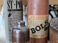 Lot 34 - karaf met leren omhusel en leeuw van vlaanderen en lege fles - afbeelding 3 van  4