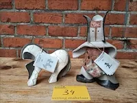 Lot 34 - keramieke kunstobjecten, 2 stuks - afbeelding 1 van  5