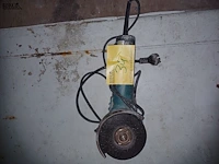 Lot 34 - makita haakse slijper - afbeelding 1 van  2