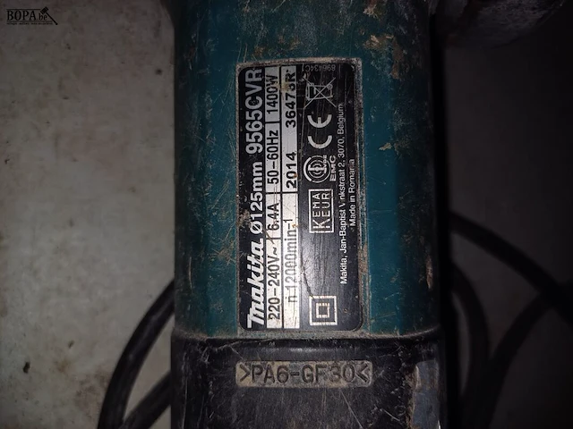 Lot 34 - makita haakse slijper - afbeelding 2 van  2