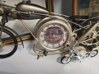 Lot 34 - moto lot, 3 moto's, 2 kaders 3d en schaaltje - afbeelding 2 van  5