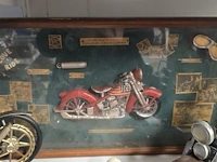Lot 34 - moto lot, 3 moto's, 2 kaders 3d en schaaltje - afbeelding 4 van  5