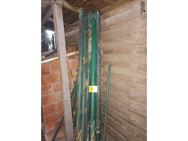 Lot 34 - omheiningspalen. ca. 18 stuks - afbeelding 1 van  3