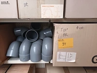 Lot 34 - pvc t-stukken en bogen. 50 dozen - afbeelding 6 van  7