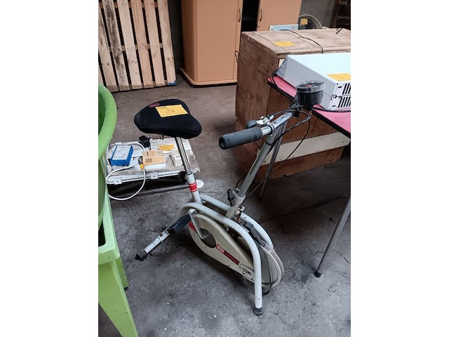 Lot 34 - retro hometrainer - afbeelding 2 van  3