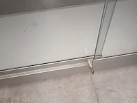Lot 34 - vitrine kast - afbeelding 2 van  4