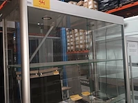 Lot 34 - vitrine kast - afbeelding 4 van  4