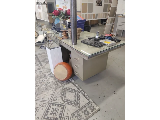 Lot 340 - bureau mewaf - afbeelding 1 van  3