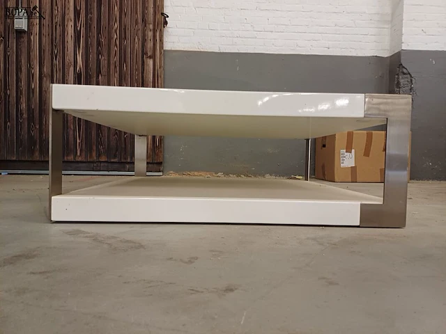 Lot 341 - salontafel wit - afbeelding 2 van  3