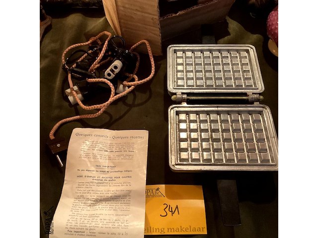 Lot 341 - vintage wafelijzertje s.i.r.e.m. - afbeelding 2 van  4