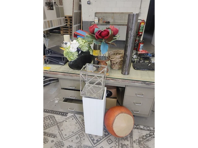 Lot 342 - decoratie - afbeelding 1 van  4