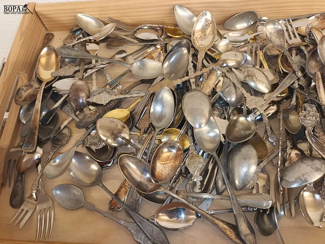 Lot 342 - lot kleine lepeltjes - afbeelding 2 van  3