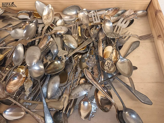 Lot 342 - lot kleine lepeltjes - afbeelding 3 van  3