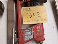 Lot 342 - pneumatische nietmachine haubold - afbeelding 1 van  3