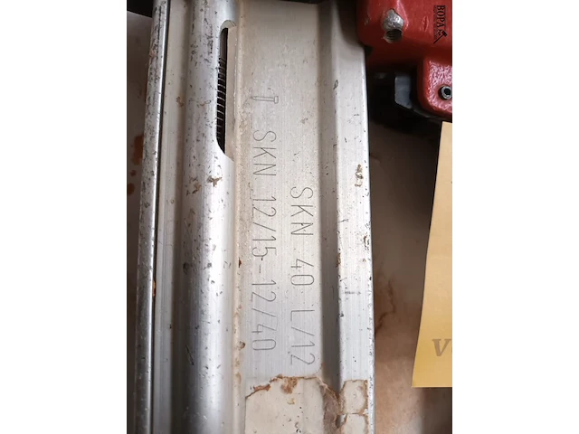 Lot 344 - pneumatische nietmachine haubold - afbeelding 2 van  2